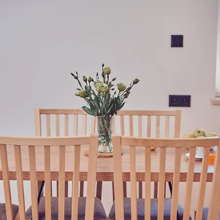 Wieliczkahome 1st Floor + Garden + Parking Apartment